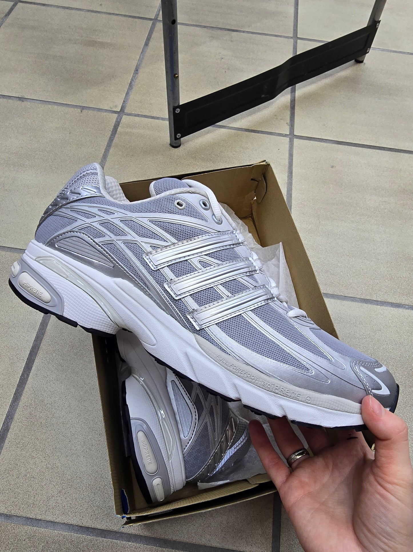 Adidas Sneaker grau silber Gr 47 1/3