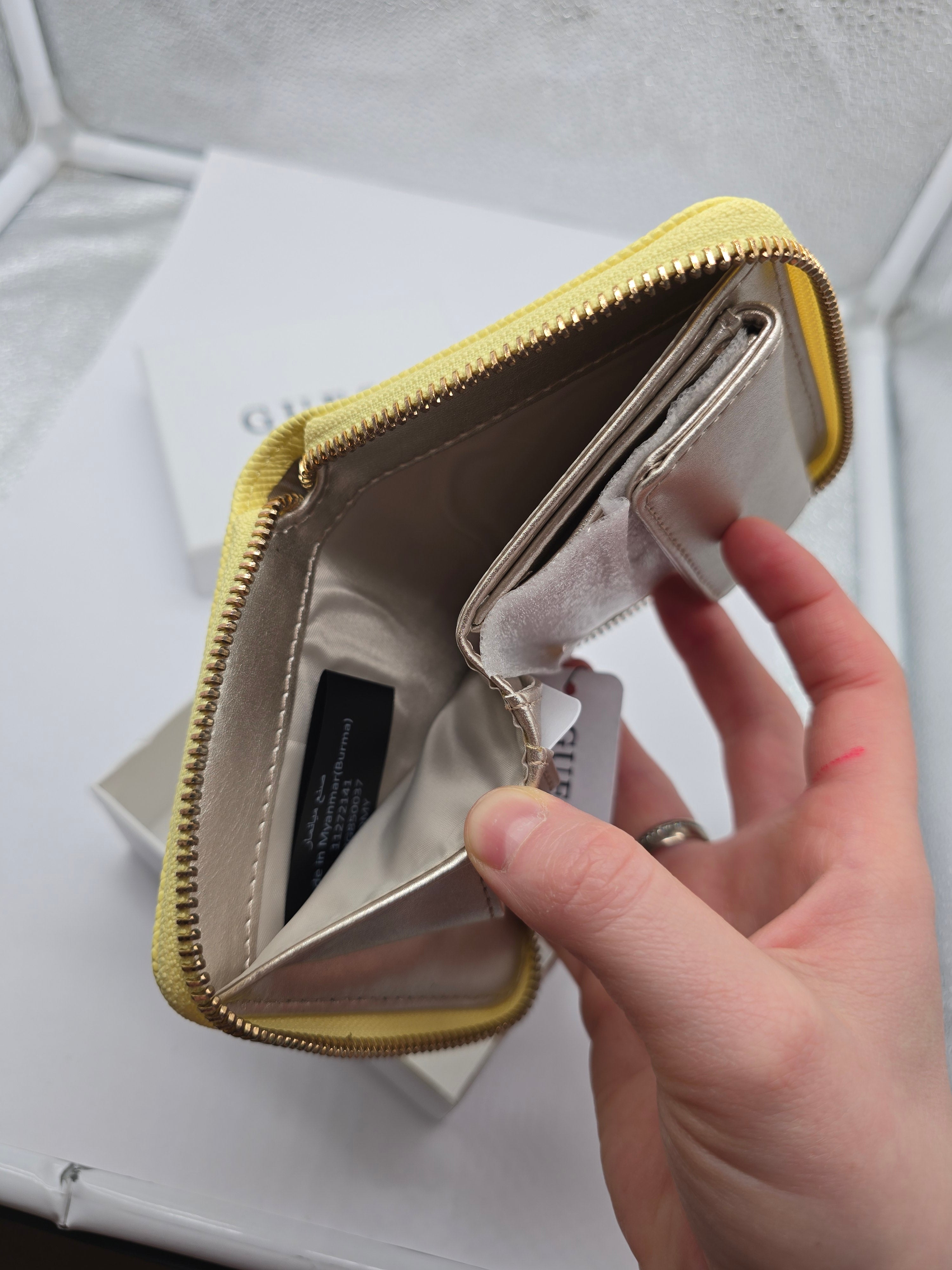 Guess Portmonaie Klein Geldbörse gelb