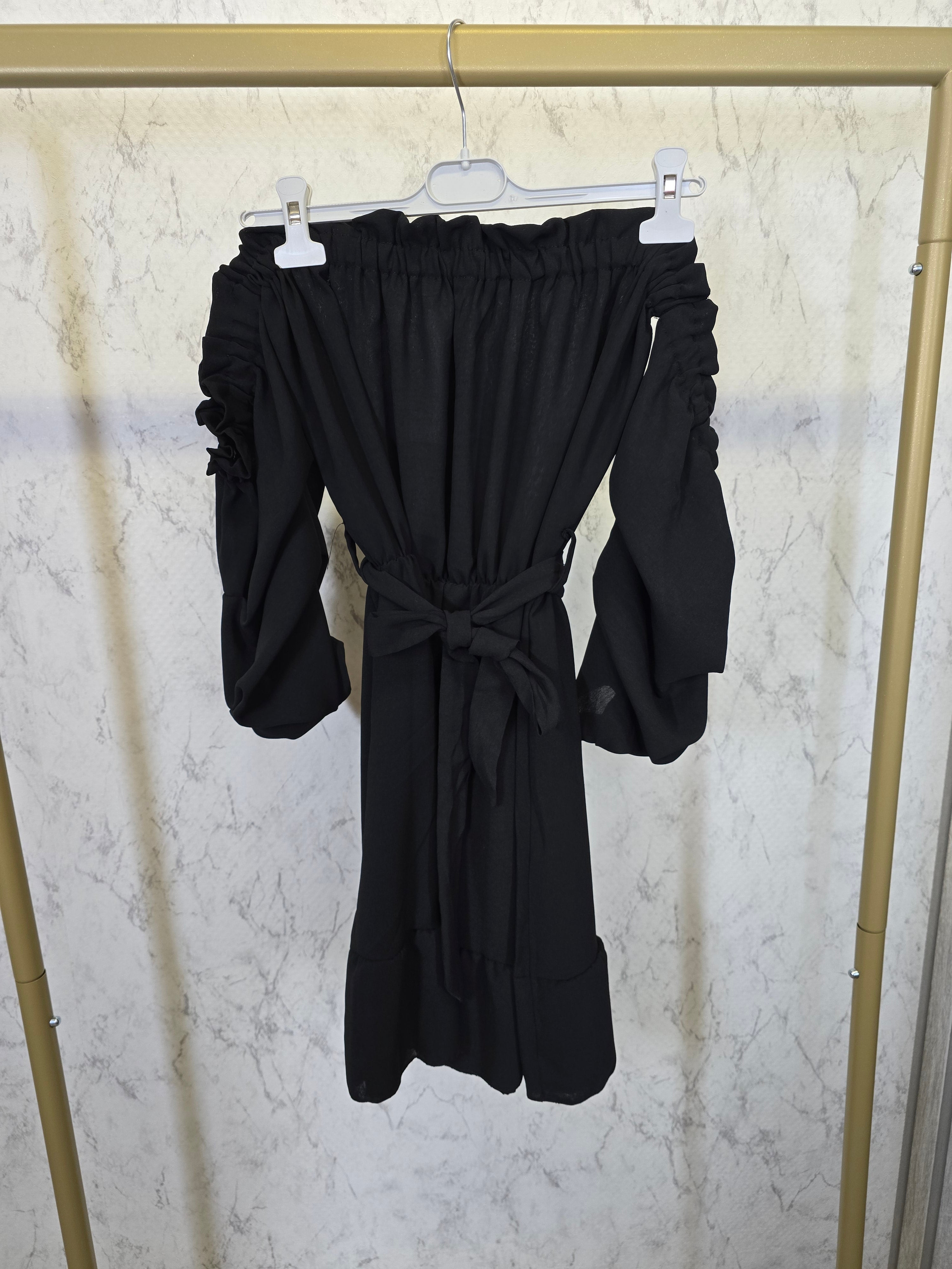 Schulterfreies Sommerkleid langarm