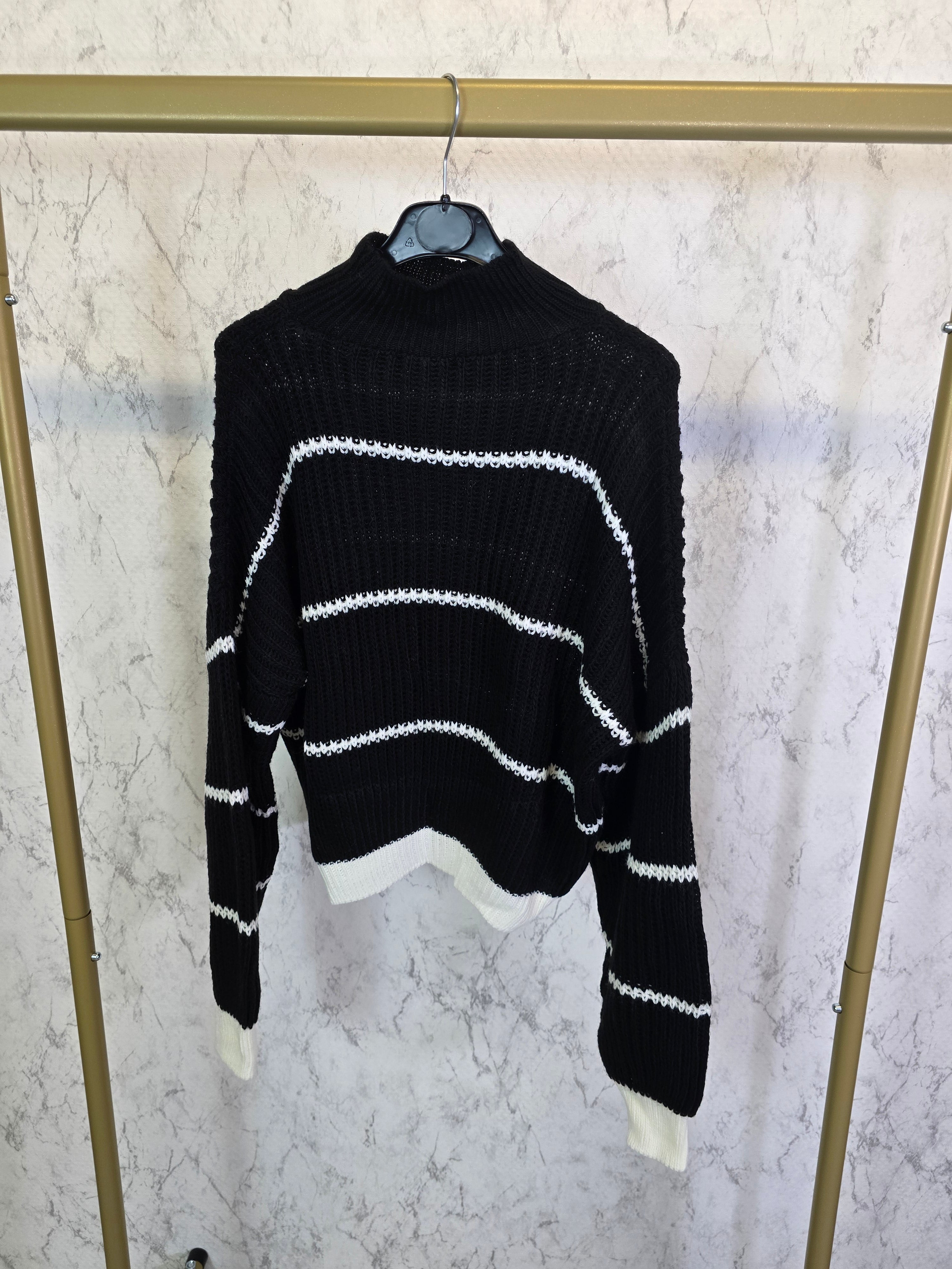 Pullover schwarz gestreift
