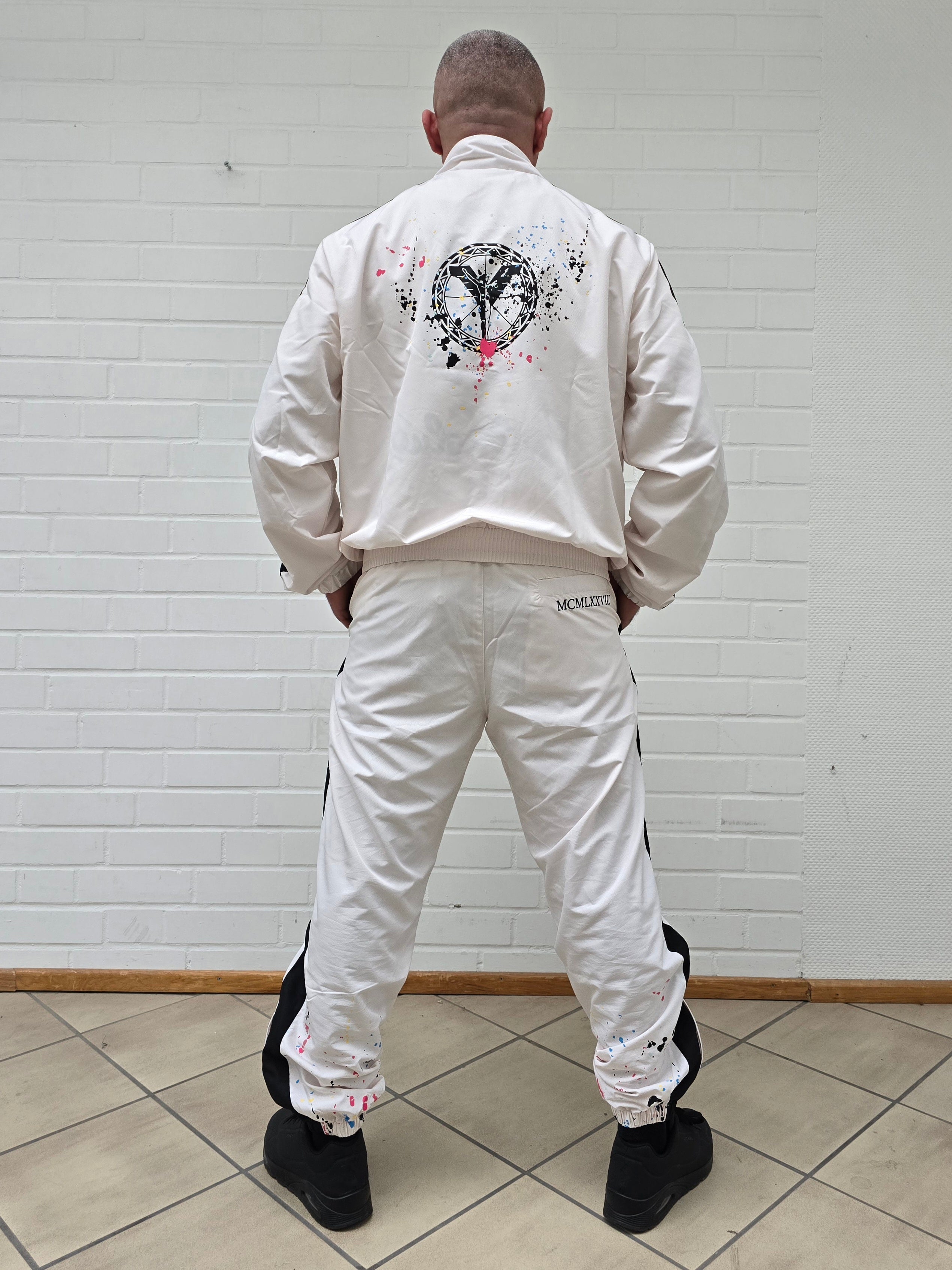 Original UVP 280€ Carlo Colucci  Jogging Anzug creme schwarz Farbspritzer