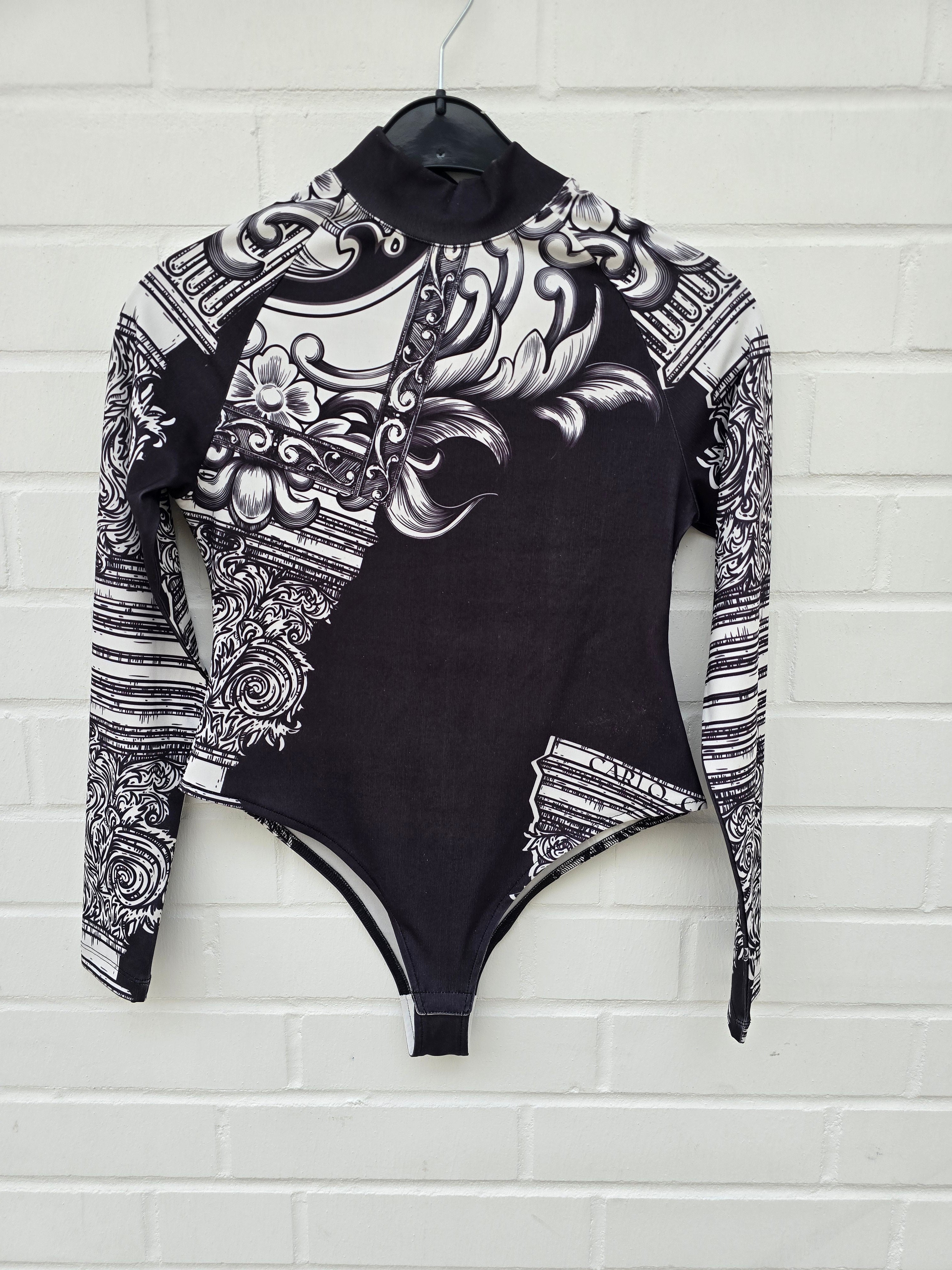 (Stange2) Carlo Colucci Damen Body schwarz weiß muster Gr XS