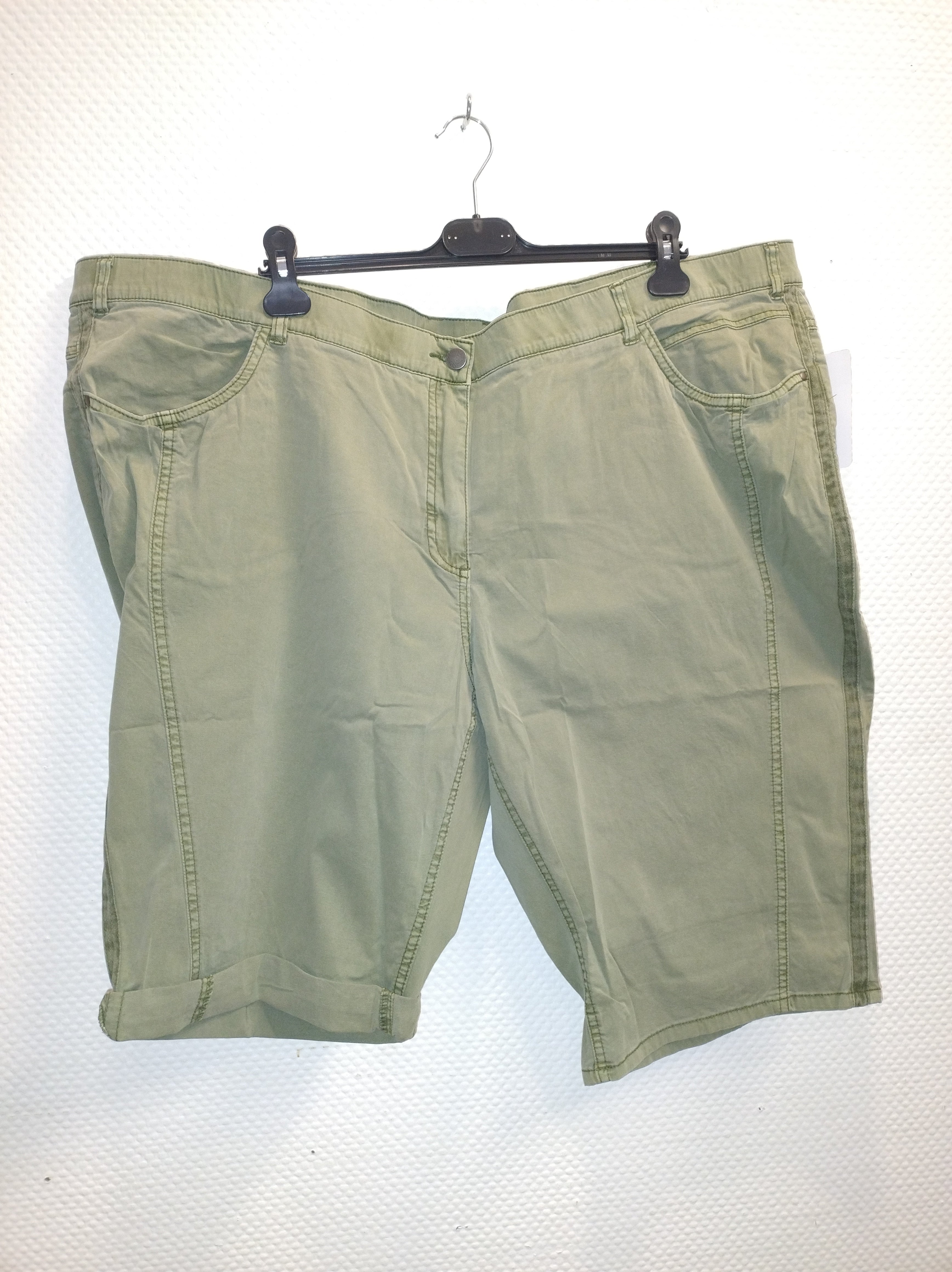 (38) Ulla Popken Jeans Shorts grün 749126 40