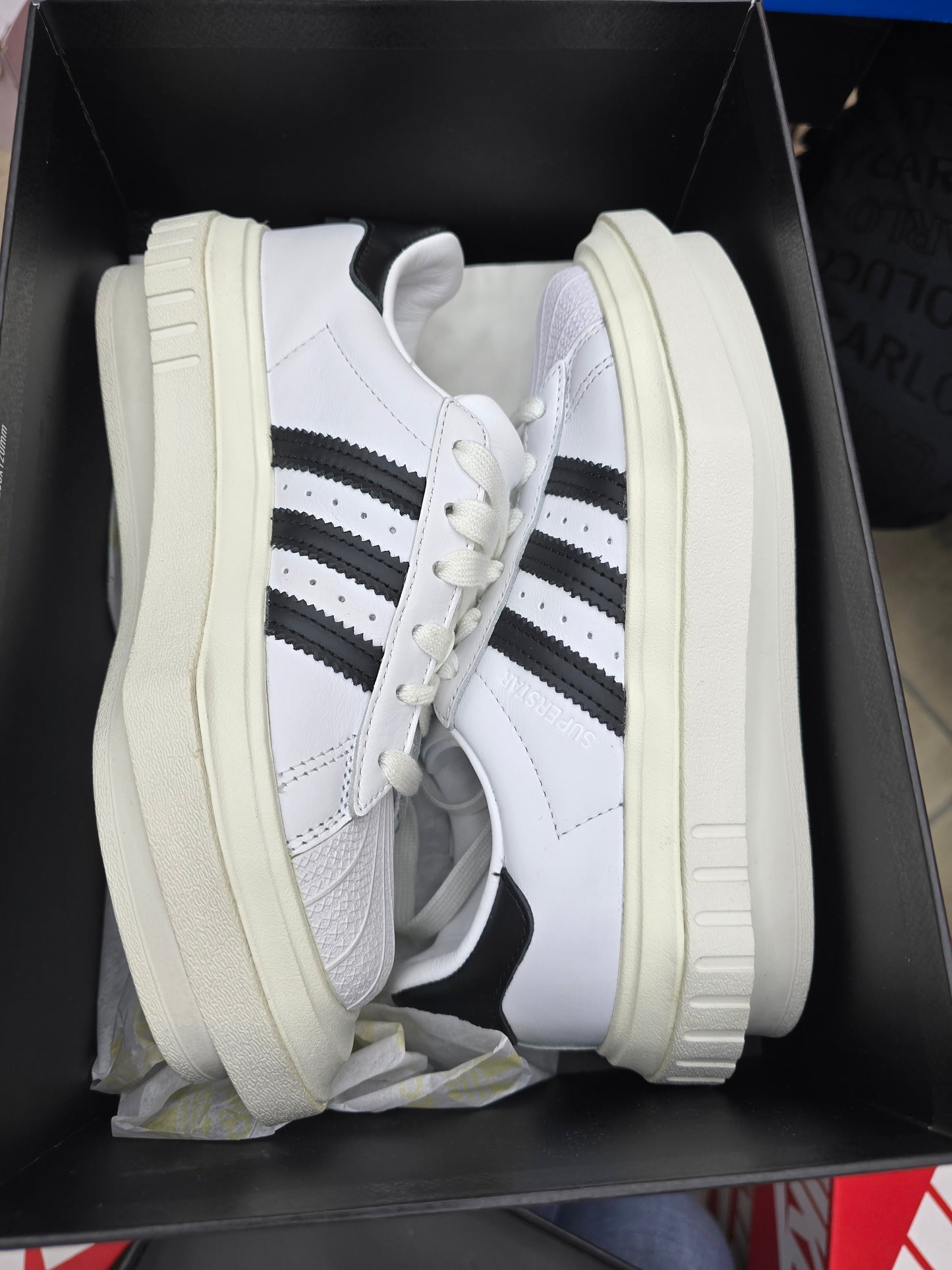 Adidas Beoynce Superstar (Farfetch 349€)