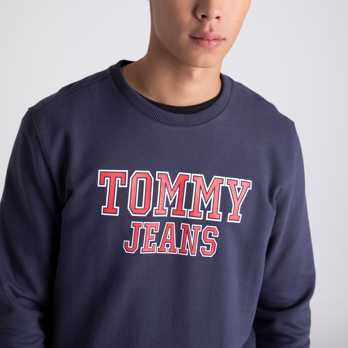 (179) Tommy Jeans Pullover navyblau slim fit